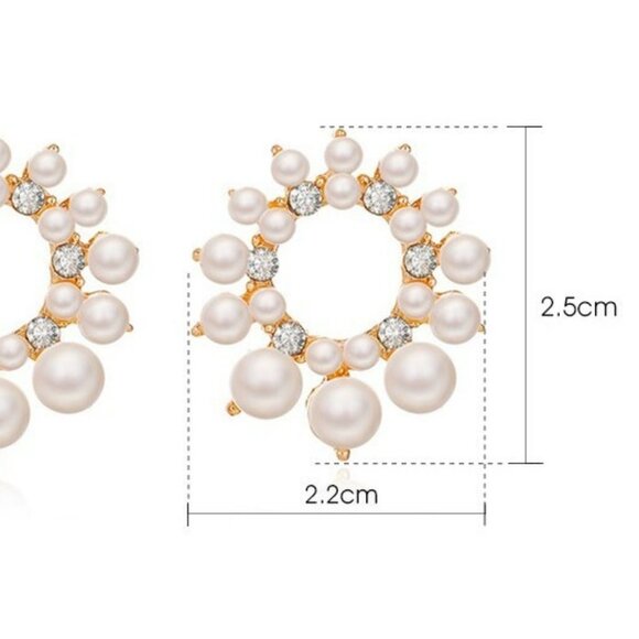 Pearl Stud Earrings - Picture 3 of 3